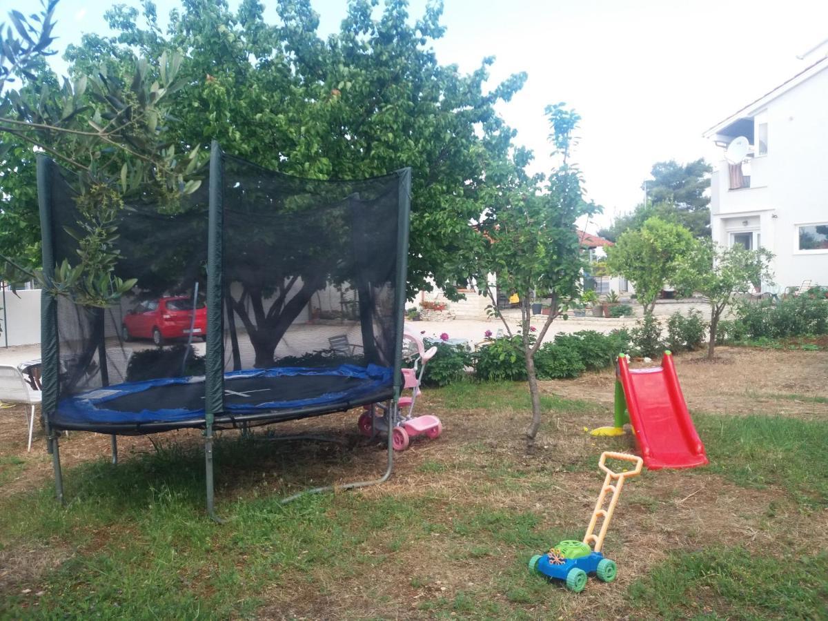 ברודאריצה Apartmani Kardum Brodarica מראה חיצוני תמונה